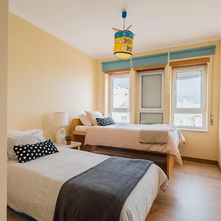 דירה 27: Duplex Baleal Retreat פניש